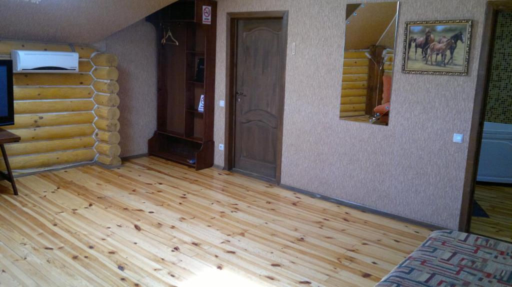 Panska Hata Hotel Nyzhnya Khortytsya Стая снимка