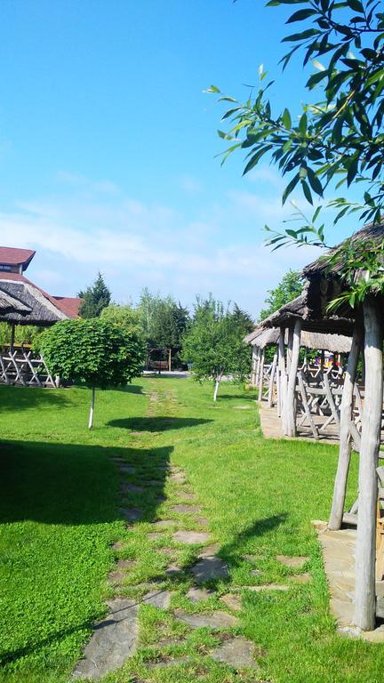 Panska Hata Hotel Nyzhnya Khortytsya Екстериор снимка